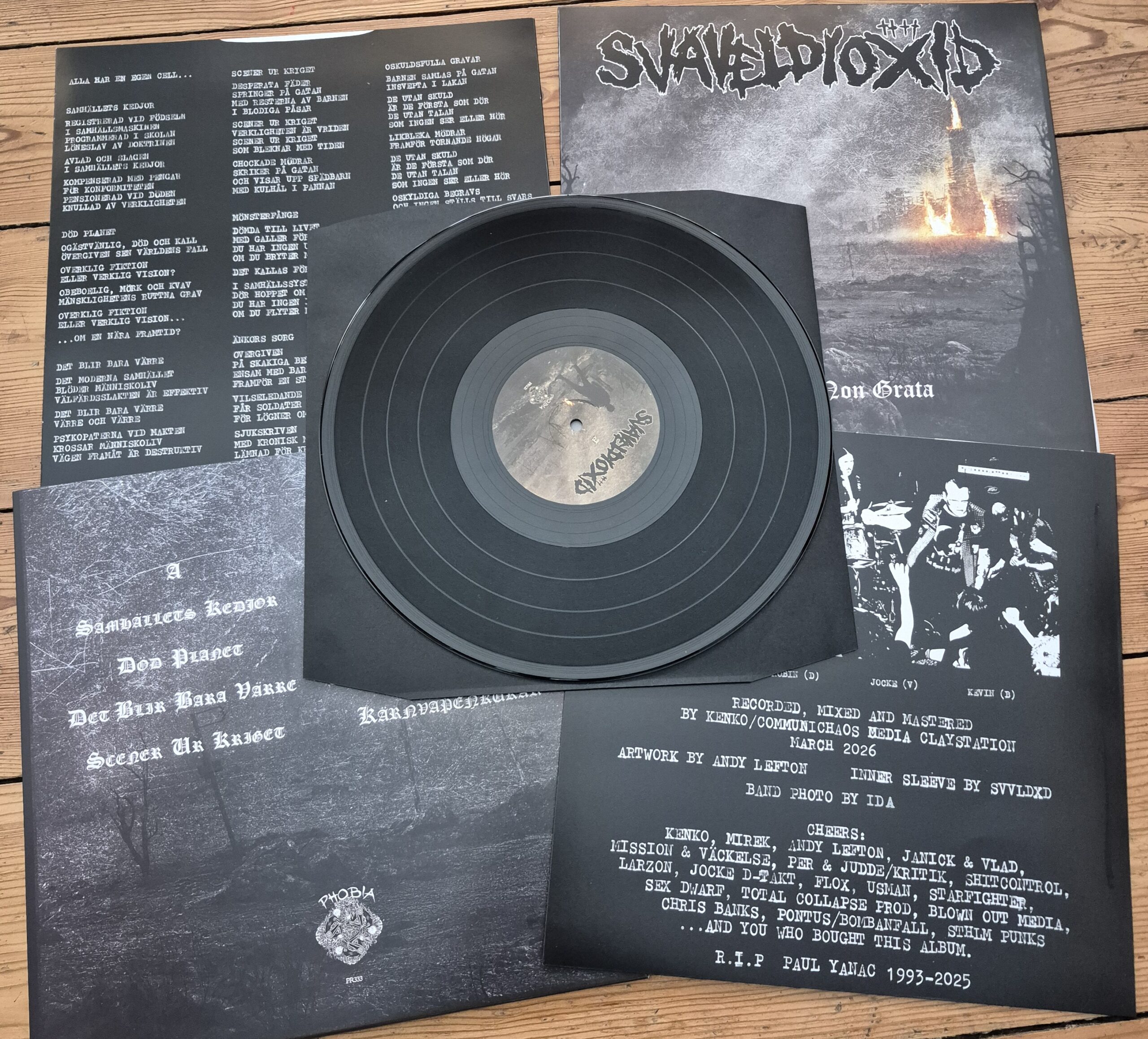 PR335 KINETIC ORBITAL STRIKE - The Terrifying Power Of Bombardment LP Svaveldioxid bundle - Persona Non Grata - 3xLP - Obrázek 2